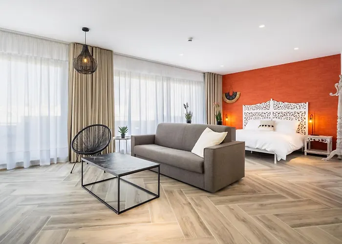 The Cube - Designer Finished Penthouse By Sf Homes * Gzira