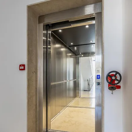 The Cube - Designer Finished Penthouse By Sf Homes