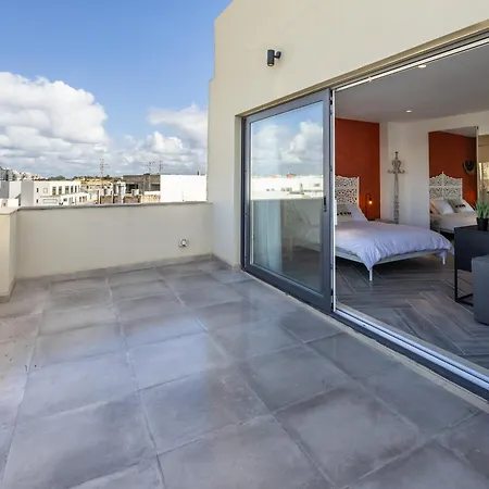 The Cube - Designer Finished Penthouse By Sf Homes *