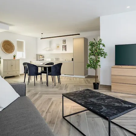 The Cube - Designer Finished Penthouse By Sf Homes Apartment
