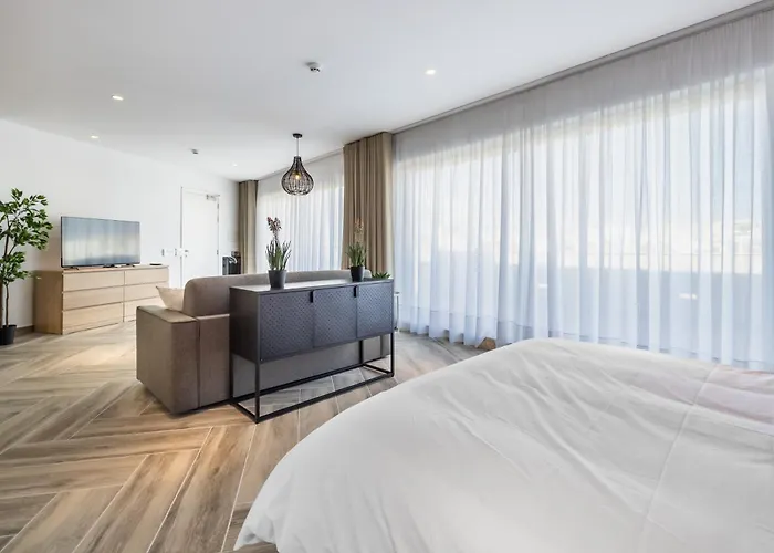 The Cube - Designer Finished Penthouse By Sf Homes