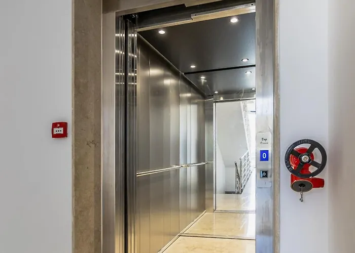 The Cube - Designer Finished Penthouse By Sf Homes