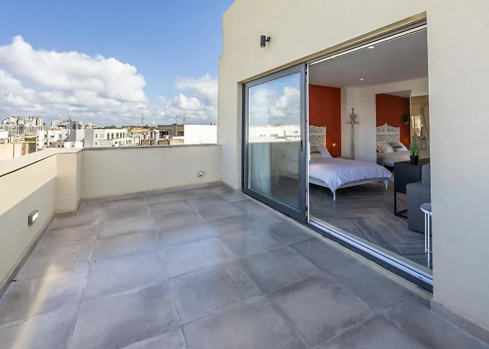 The Cube - Designer Finished Penthouse By Sf Homes *